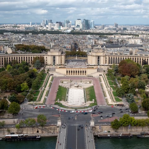 Stroll around the nearby Trocadero Gardens