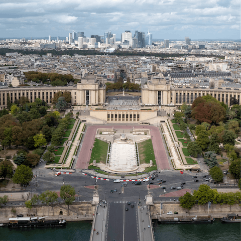 Stroll around the nearby Trocadero Gardens