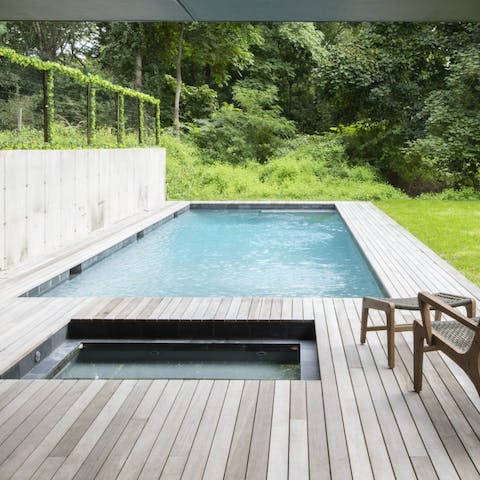 Find total relaxation while relaxing in the pool or hot tub