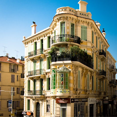 Walk ten minutes to Palais des Festivals