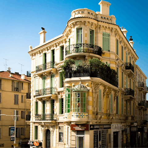 Walk ten minutes to Palais des Festivals
