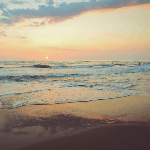 Drive to San Lorenzo for a stroll along the beach, only minutes away