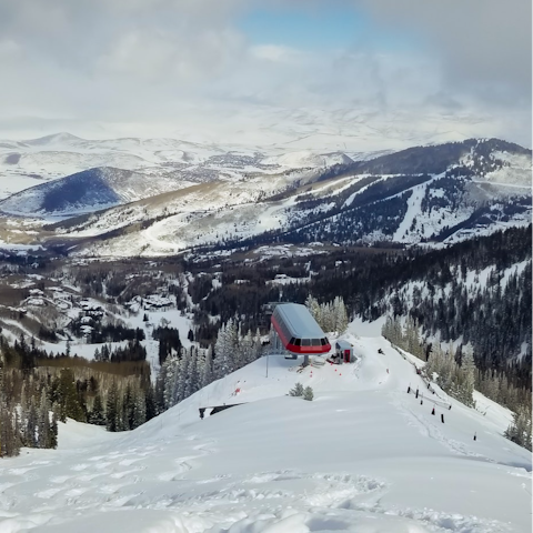 Take the free shuttle bus to the lifts for a day of splendid skiing