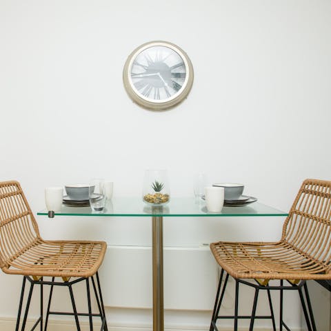 Tuck into delicious full English breakfasts at the kitchen breakfast bar