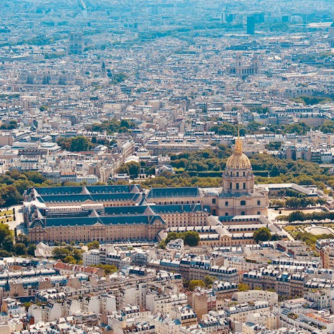 Visit the grand Hôtel des Invalides – it’s within walking distance