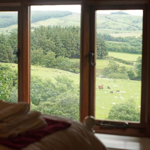 Wake up to idyllic countryside scenes