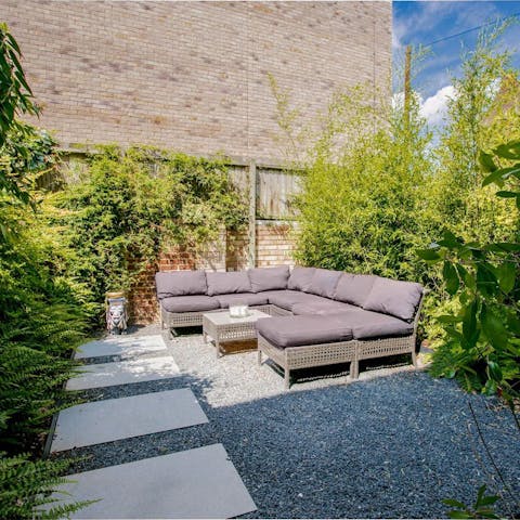 Sip sundowners in the private garden or fire up the barbecue for an alfresco feast