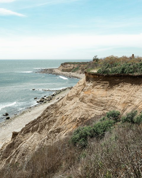 Marvel at Montauk's rugged Atlantic cliffs and sweeping ocean panoramas