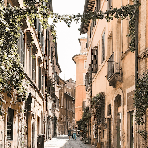 Wind your way through the majestic streets of central Rome