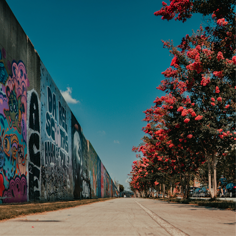 Visit the trendy, creative district of Cabbagetown, nine minutes away by car