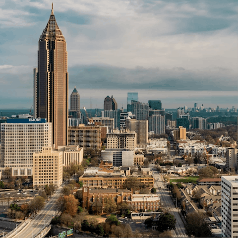 Hop in a taxi to head for dinner in Downtown Atlanta in ten minutes