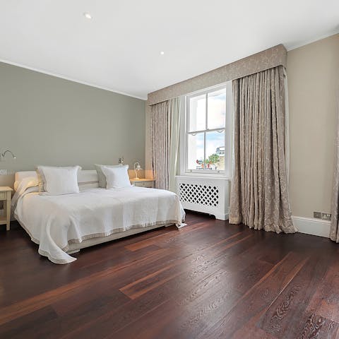 Wake up surrounded by style and lofty space