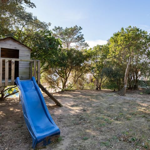 Let your kids play in the garden after snorkelling on the Costa Brava
