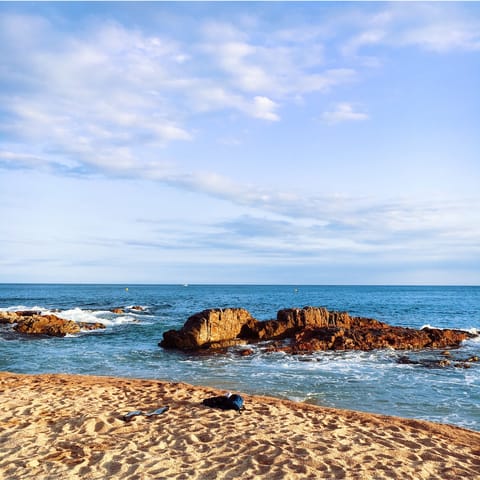 Stay 5km from Lloret de Mar, offering sandy beaches and a castle