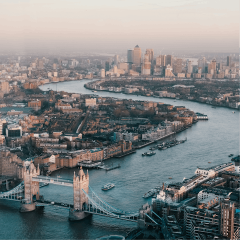 Explore iconic sights across central London