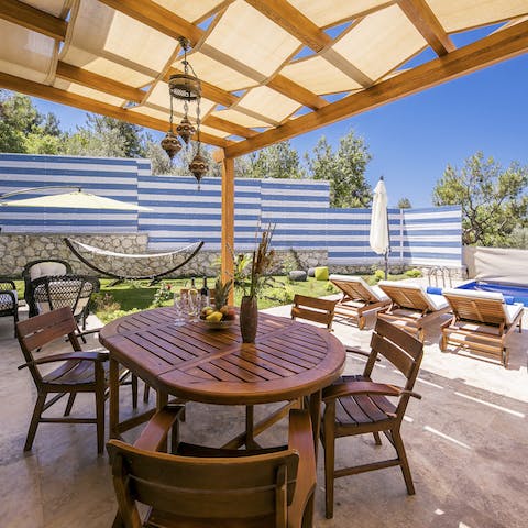 Stylish alfresco dining - why not go for a Turkish style breakfast?