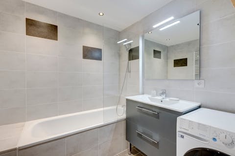 Treat muscles sore from tearing up the slopes to a long, soothing bath