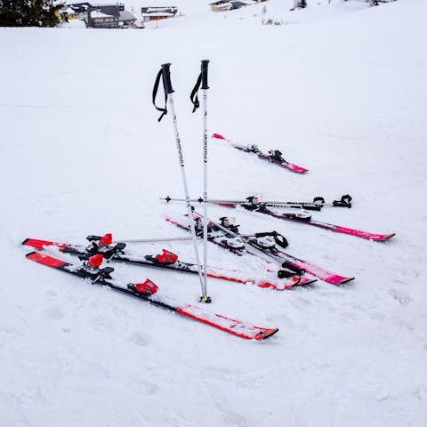 Catch the free shuttle bus from the centre of Flumet up to the slopes