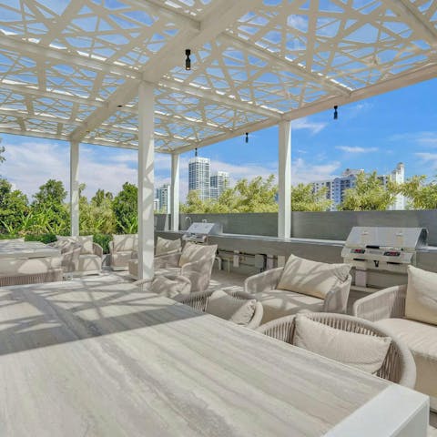 Make the most of the Florida sun on the communal terrace