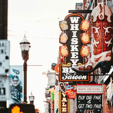 Kick off your stay in the iconic music venues of Broadway