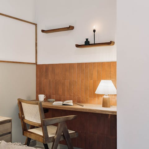 Fire off emails from the sleek and handy workspace