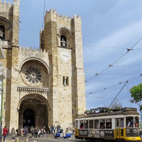 Walk to Lisbon Cathedral in three-minutes