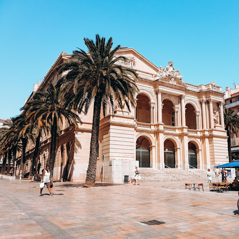 Explore sunny Toulon, just a quick drive away