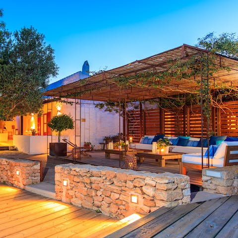 Enjoy evening drinks in one of the home’s many chill-out areas