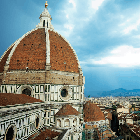 See one of the Florence's most famous sights — Cathedral of Santa Maria del Fiore — in a quarter of an hour on foot