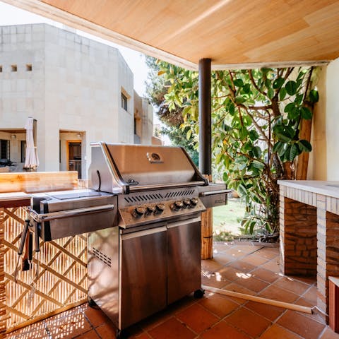 Fire up the grill and enjoy a barbecued lunch alfresco