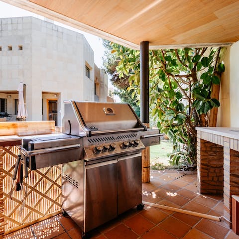 Fire up the grill and enjoy a barbecued lunch alfresco