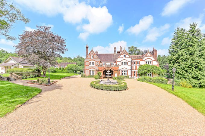 Surrey Hills Manor