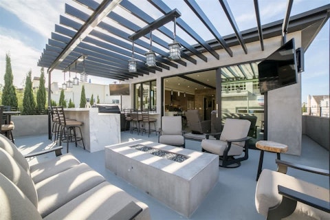 Toast the evening around the fire pit under open skies