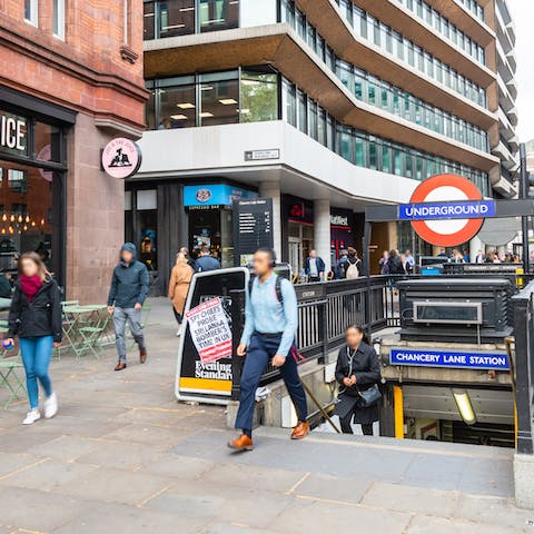 Browse Chancery Lane's diverse selection of cafés and bars just three minutes away