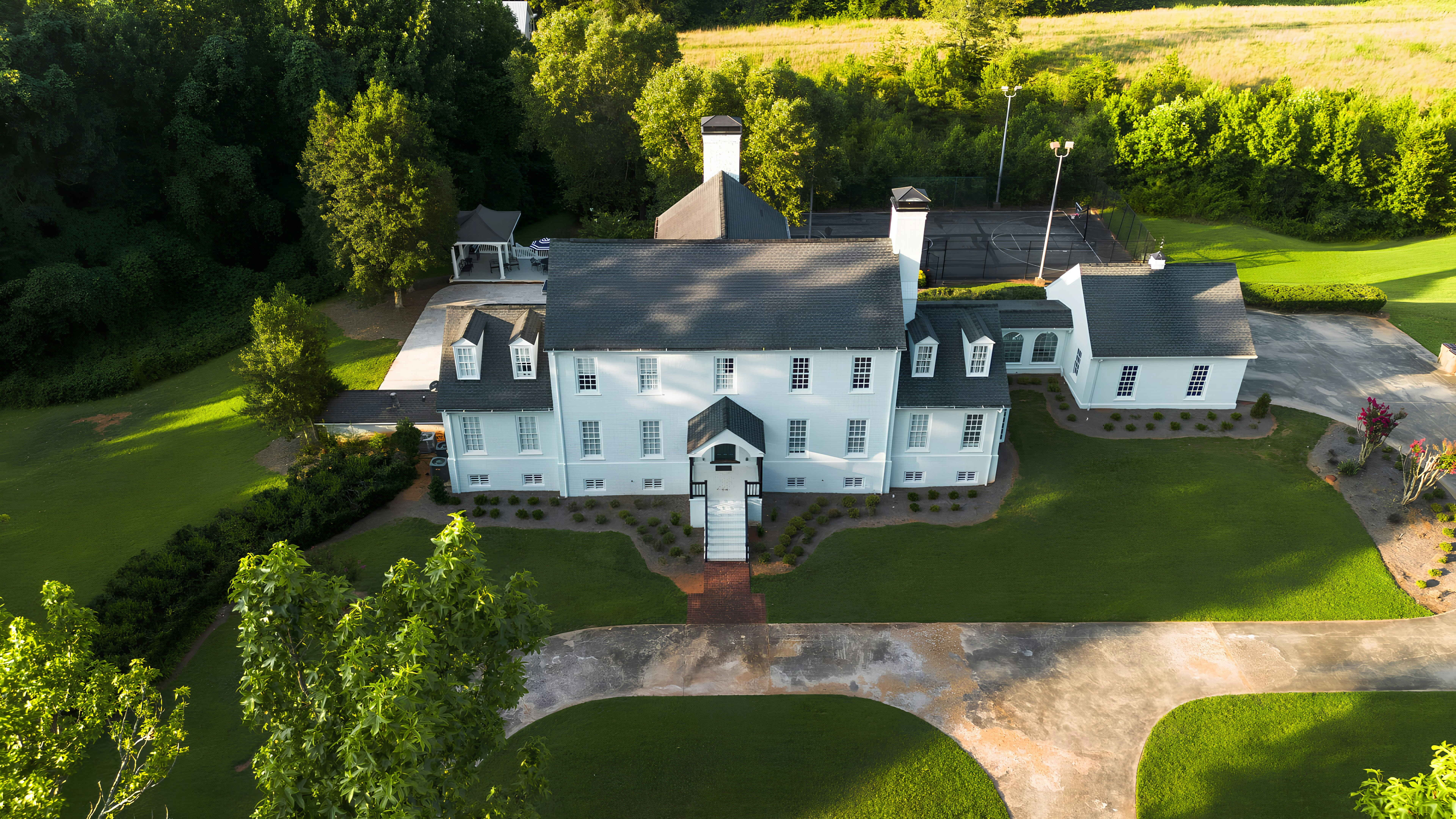 Lake Mansion