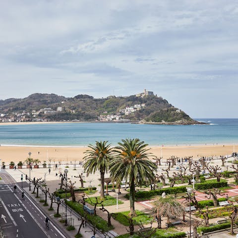 Step outside and stroll straight to La Concha beach