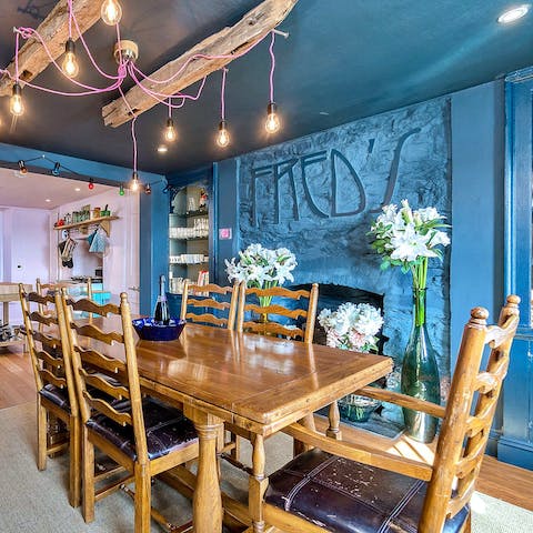 Gather in the blue dining room to tuck into local fish and chip takeaways