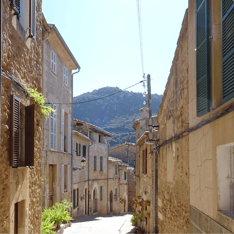 Wind your way through traditional villages down to beautiful beaches from this home in Andratx