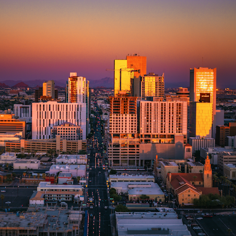 Discover the popular desert city of Phoenix – a twenty-five-minute drive away