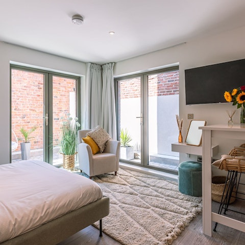 Relax and unwind in this stunning, contemporary space