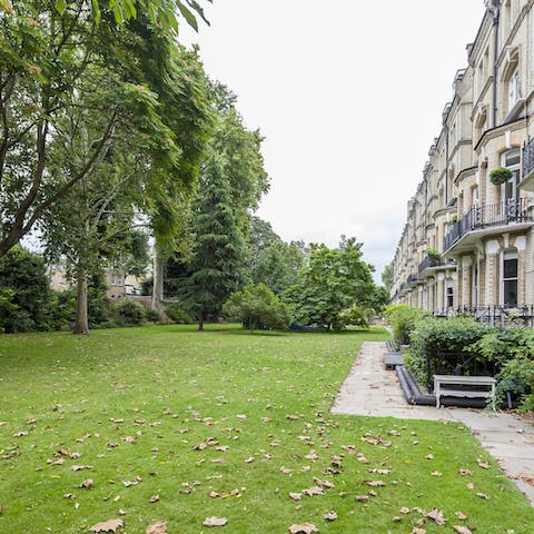 Enjoy an afternoon picnic in the private communal garden