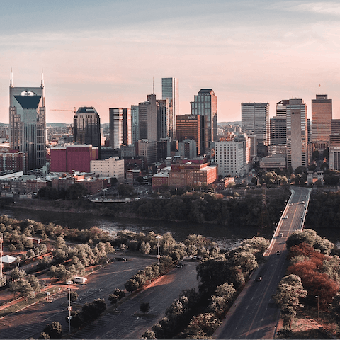 Hop a cab to downtown Nashville in ten minutes