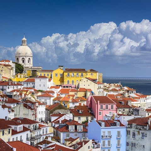 Explore your historic Alfama neighbourhood – São Jorge Castle is a four-minute walk away