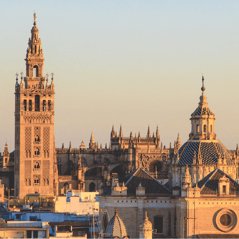 Feel inspired by the spectacular beauty of Seville from the city centre