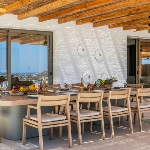 Savour delicious Greek meals prepared by a private chef