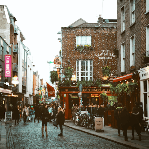 Explore the fabulous sights and sounds of Dublin from your location in the Docklands