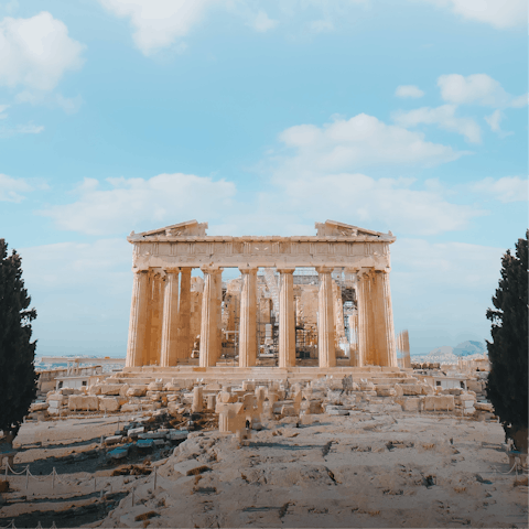 Make the most of your location at the foot of the Acropolis