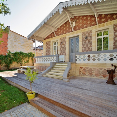Cook up dinner in the glossy kitchen and serve on the terrace as the sun starts setting