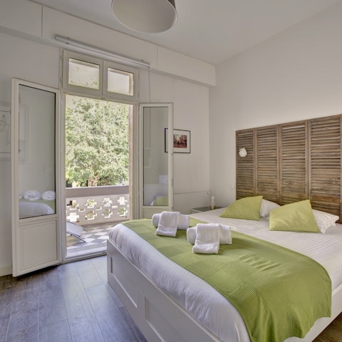 Head out onto the verandah through the bedroom door as soon as you wake up