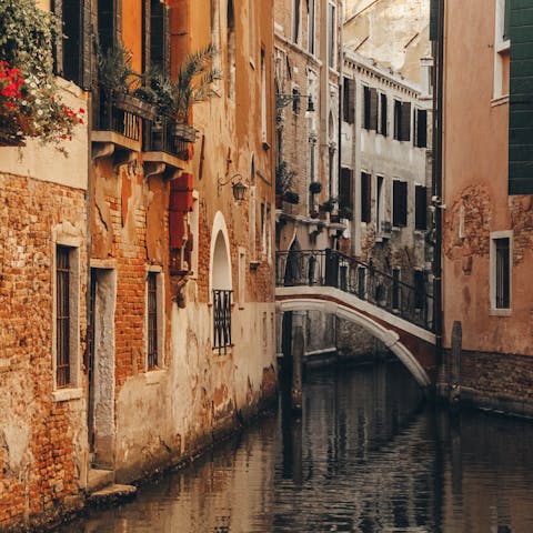 Explore the charming area around the Rio Delle Romite canal